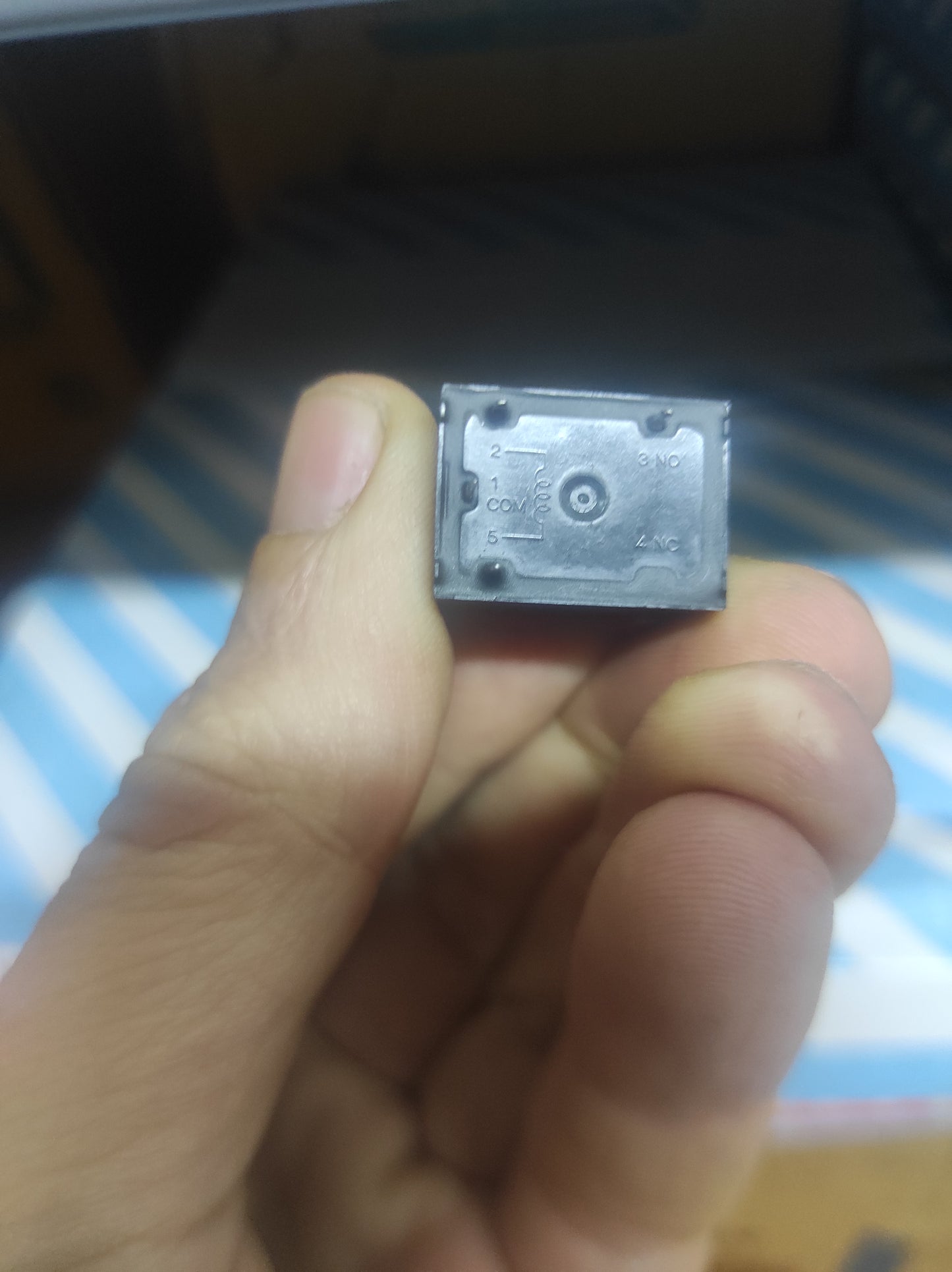 Relay js1a-12V