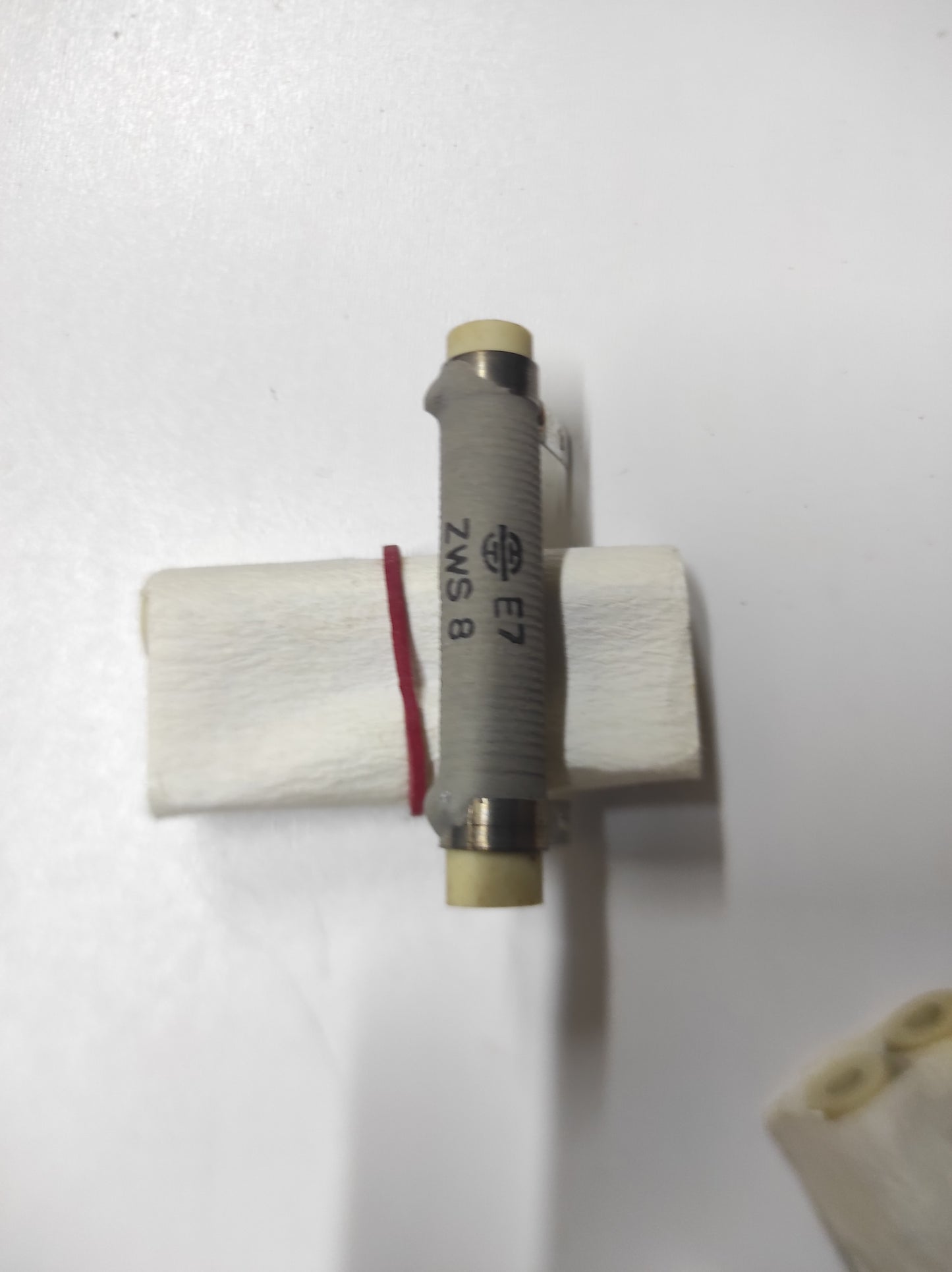 PIPE RESISTORS ZWS008331009KLX000 10R 8W VISHAY